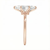  ApolloGem, this exquisite ring showcases a 6-claw setting that enhances its brilliance and sophistication. Made from premium gold, this round-cut engagement ring epitomizes luxury and elegance, making it the perfect symbol of your enduring love.